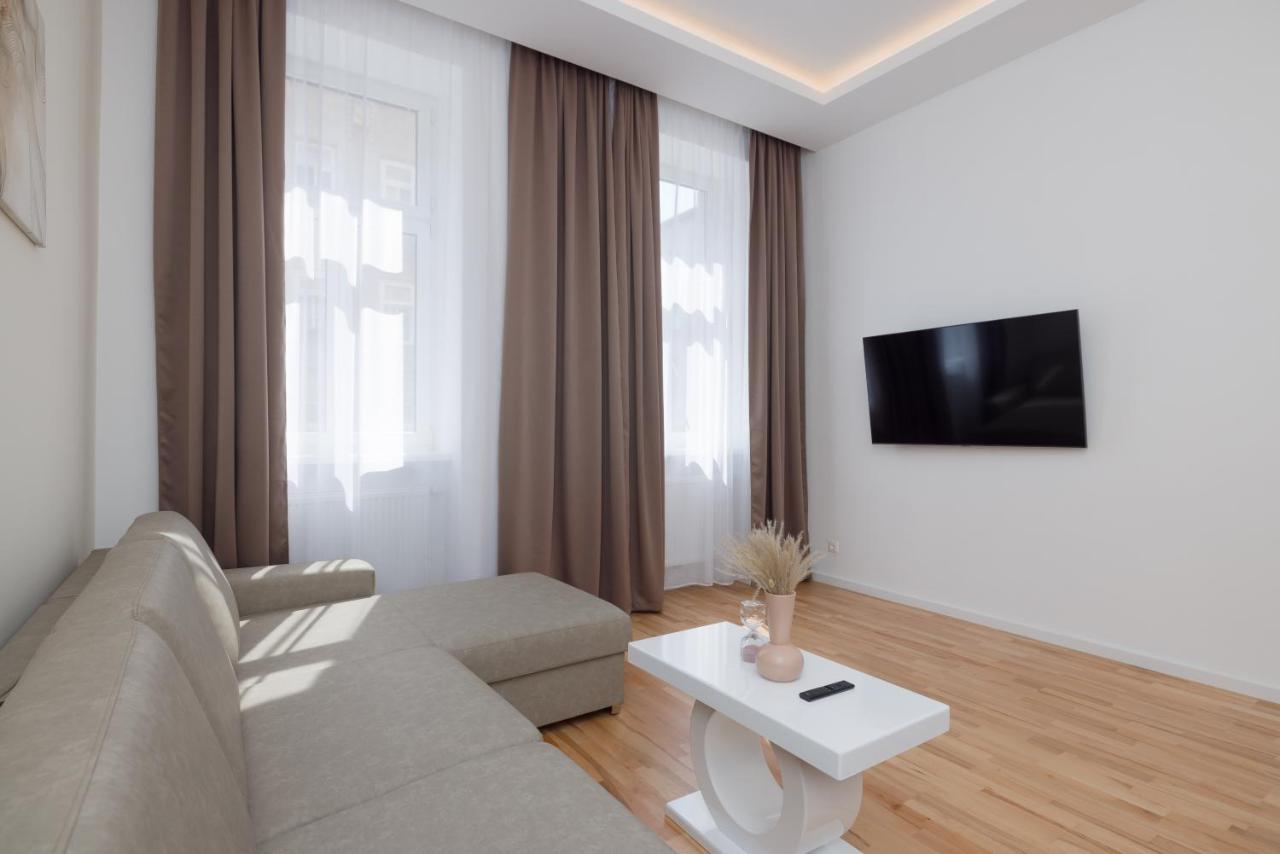 Relax 1120 Viena