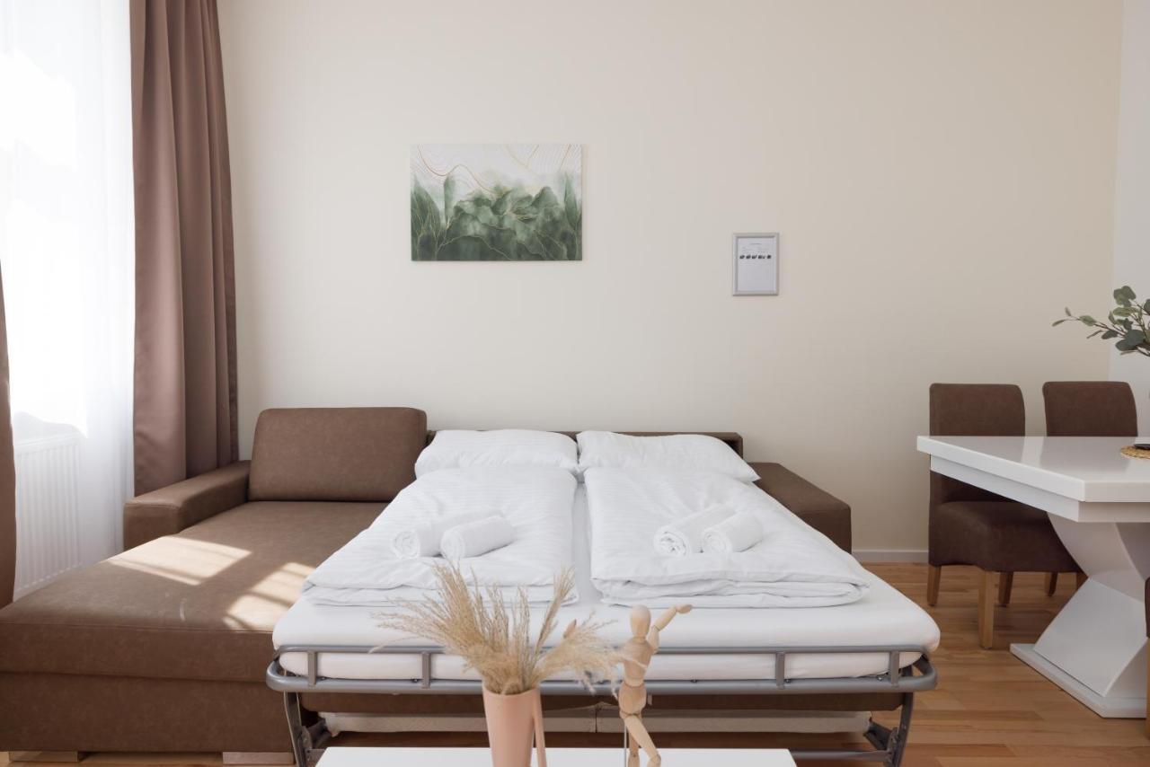 Relax 1120 * Viena